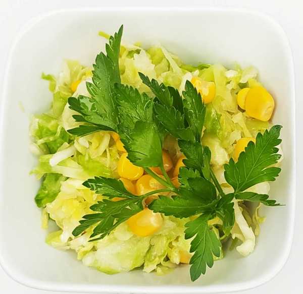 Салат из б/к капусты с кукурузой