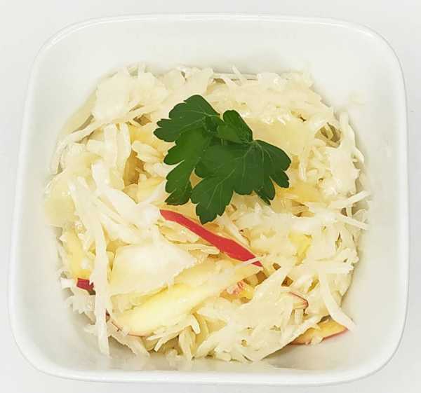 Свежая капуста с яблоком